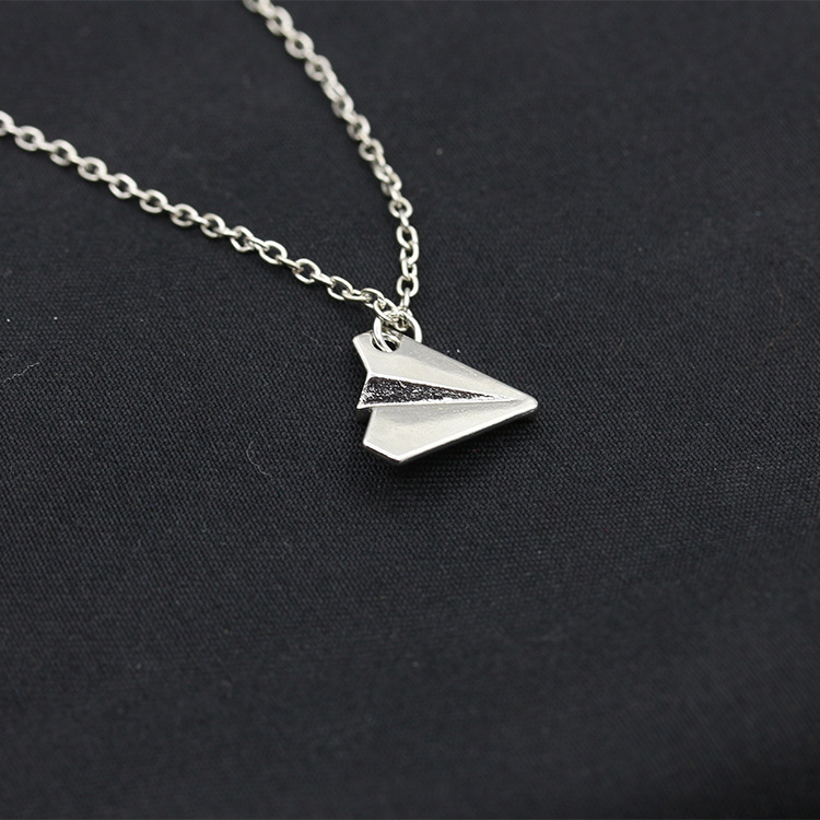 Best Selling Aircraft Necklace Origami Airplane Pendant Necklace Environmental Alloy Plating Necklace display picture 3