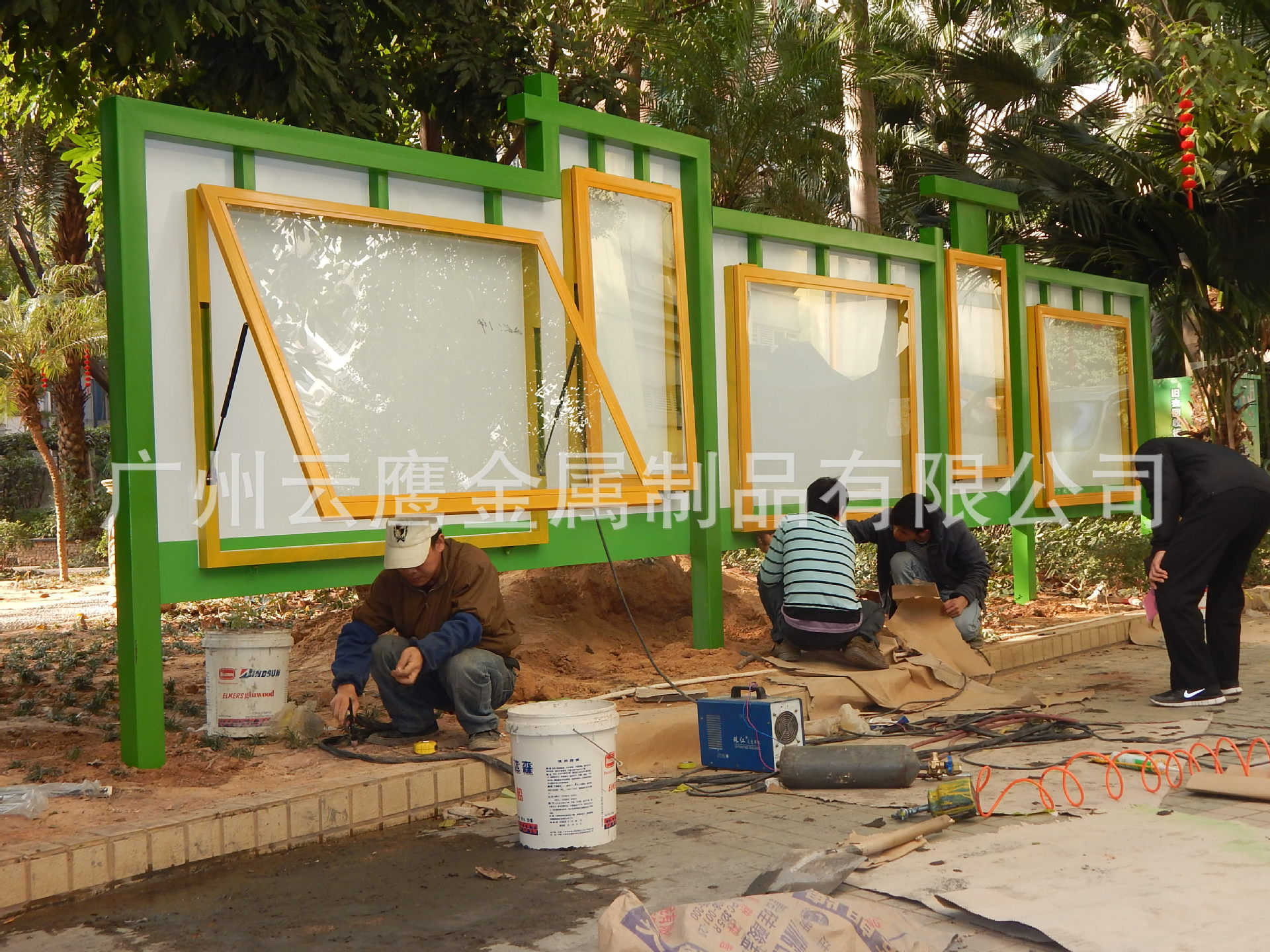 不锈钢宣传栏厂家  定做小区宣传栏  物业不锈钢宣传栏   制作