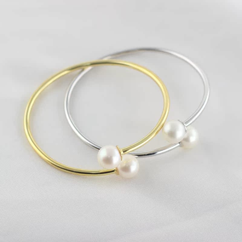 2077378880_893042612