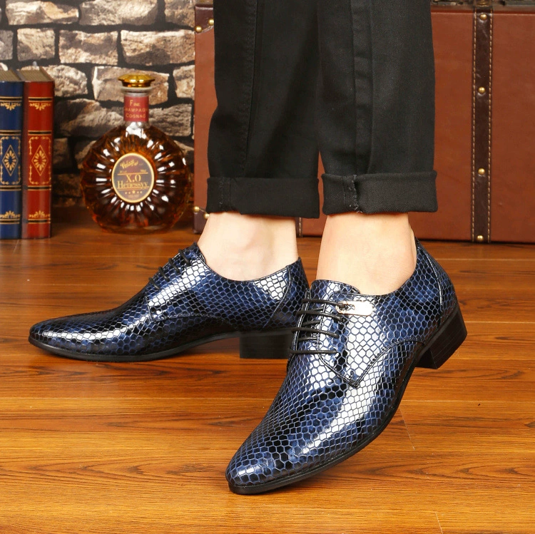 Осенние новые модные корейские мужские туфли из лакированной кожи с острым носком, кожаные туфли на шнуровке, мужские 3511