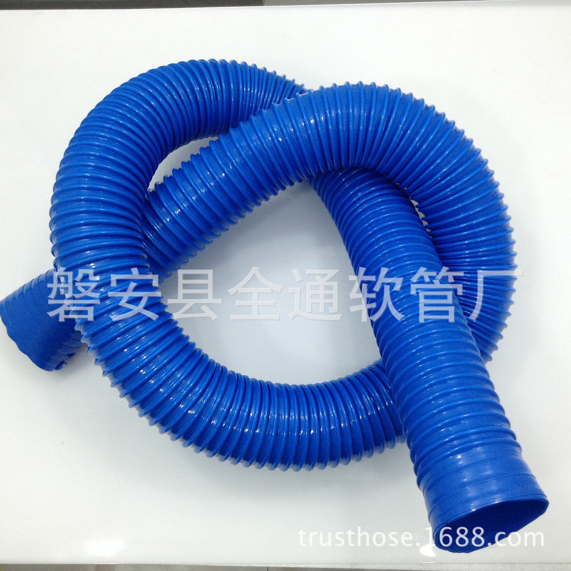 磐安厂家供应木工机械排烟除尘用直径65毫米pvc蓝色加筋通风管