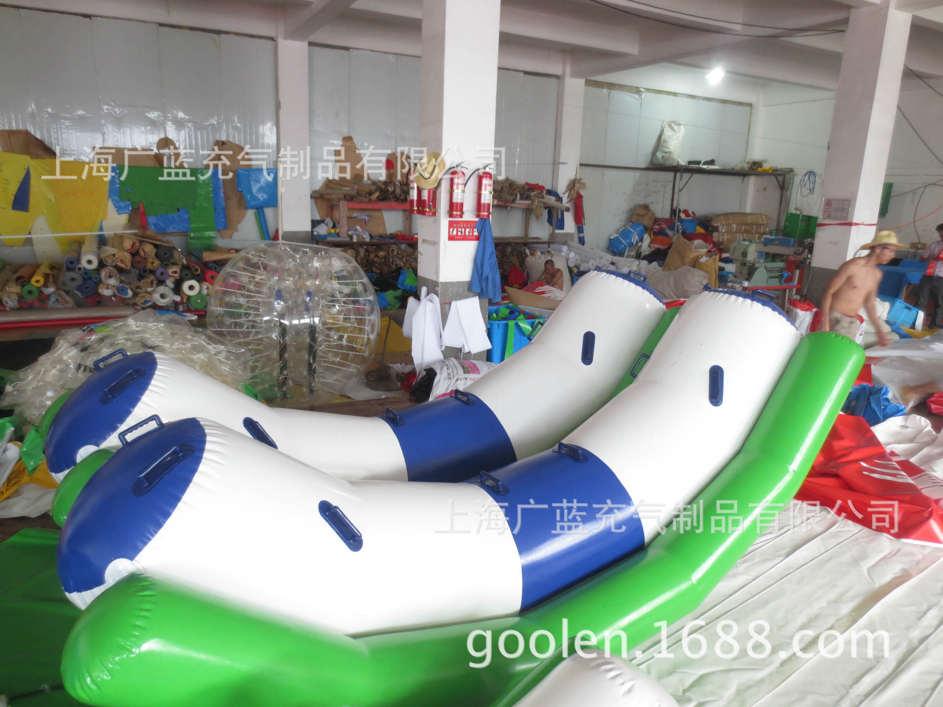 水上充气玩具四件套充气冰山跷跷板陀螺蹦床滑梯Inflatable slide-阿里巴巴