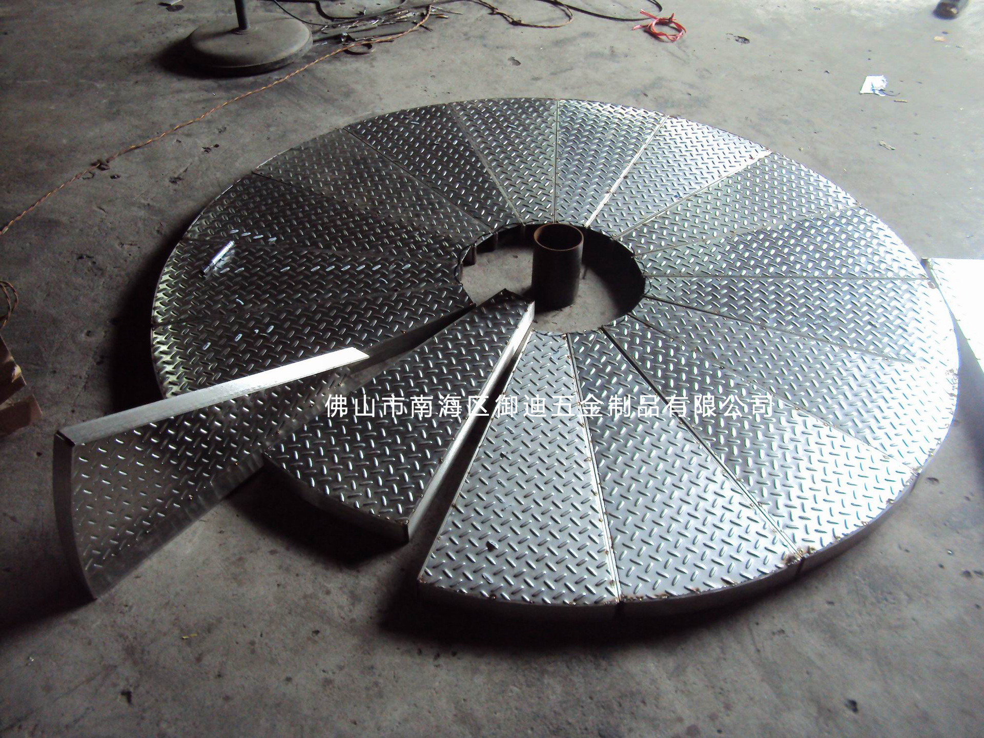 不銹鋼室外旋轉梯11