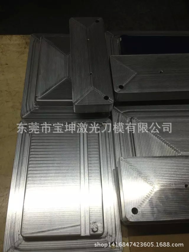 大量供应电压热压成型铝板模