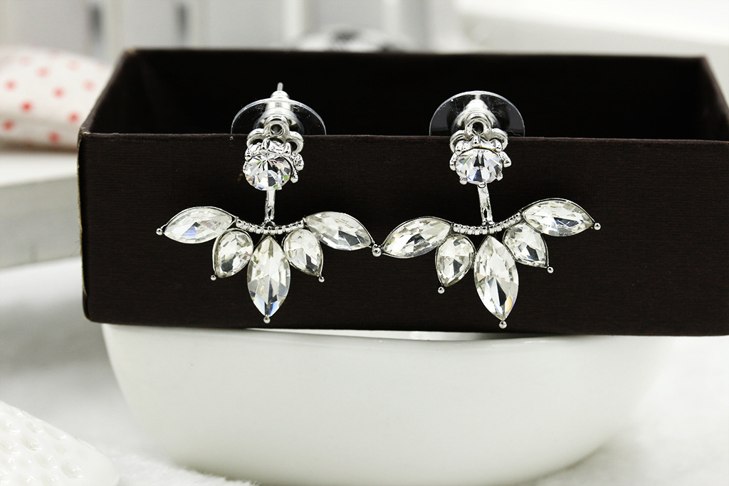 Silver Horse Eye Zircon Daisy Flower Earrings Drop-shaped Earrings display picture 16