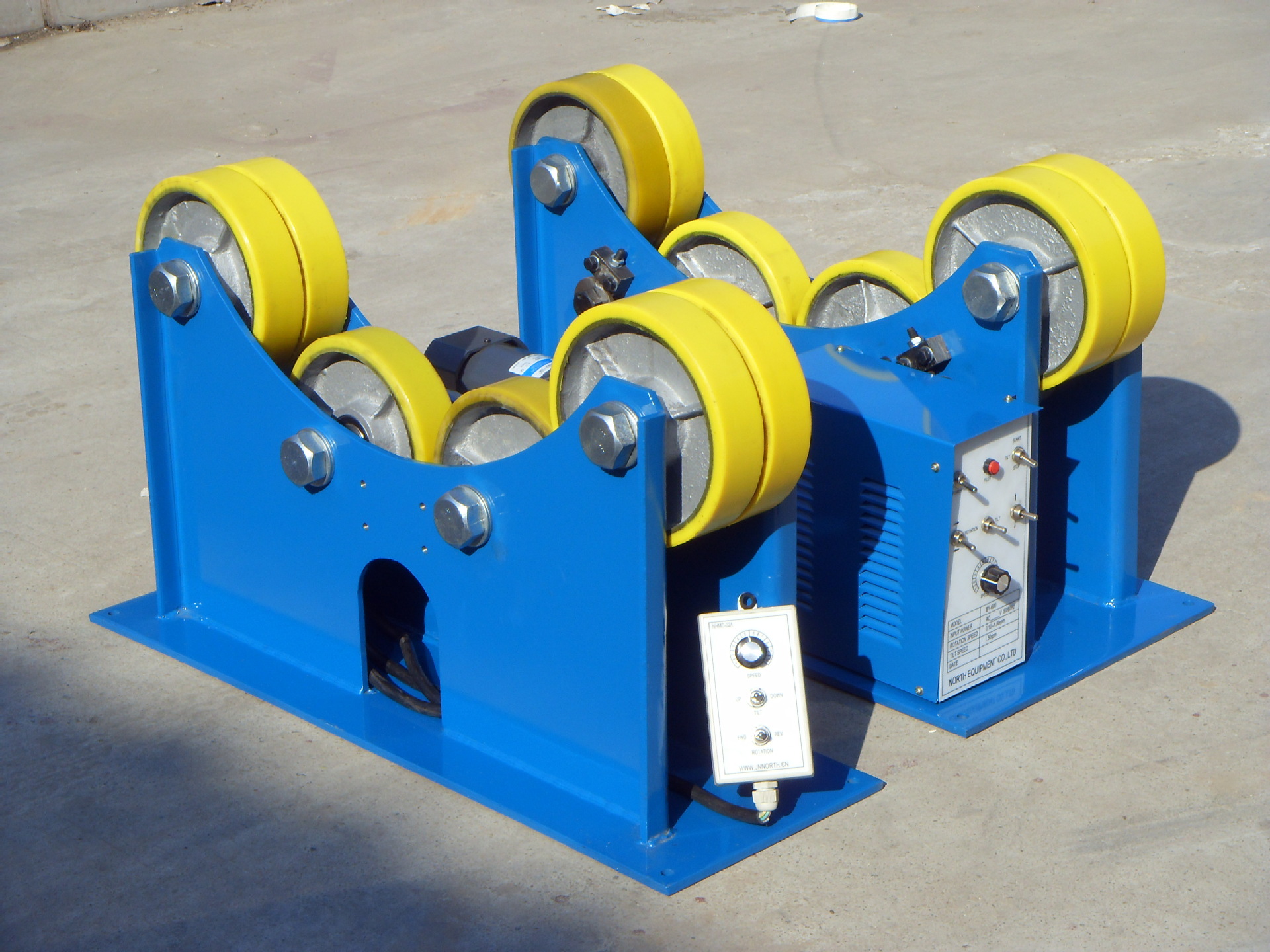 2017年特惠厂家直销焊接滚轮架/3000公斤级焊接滚轮架