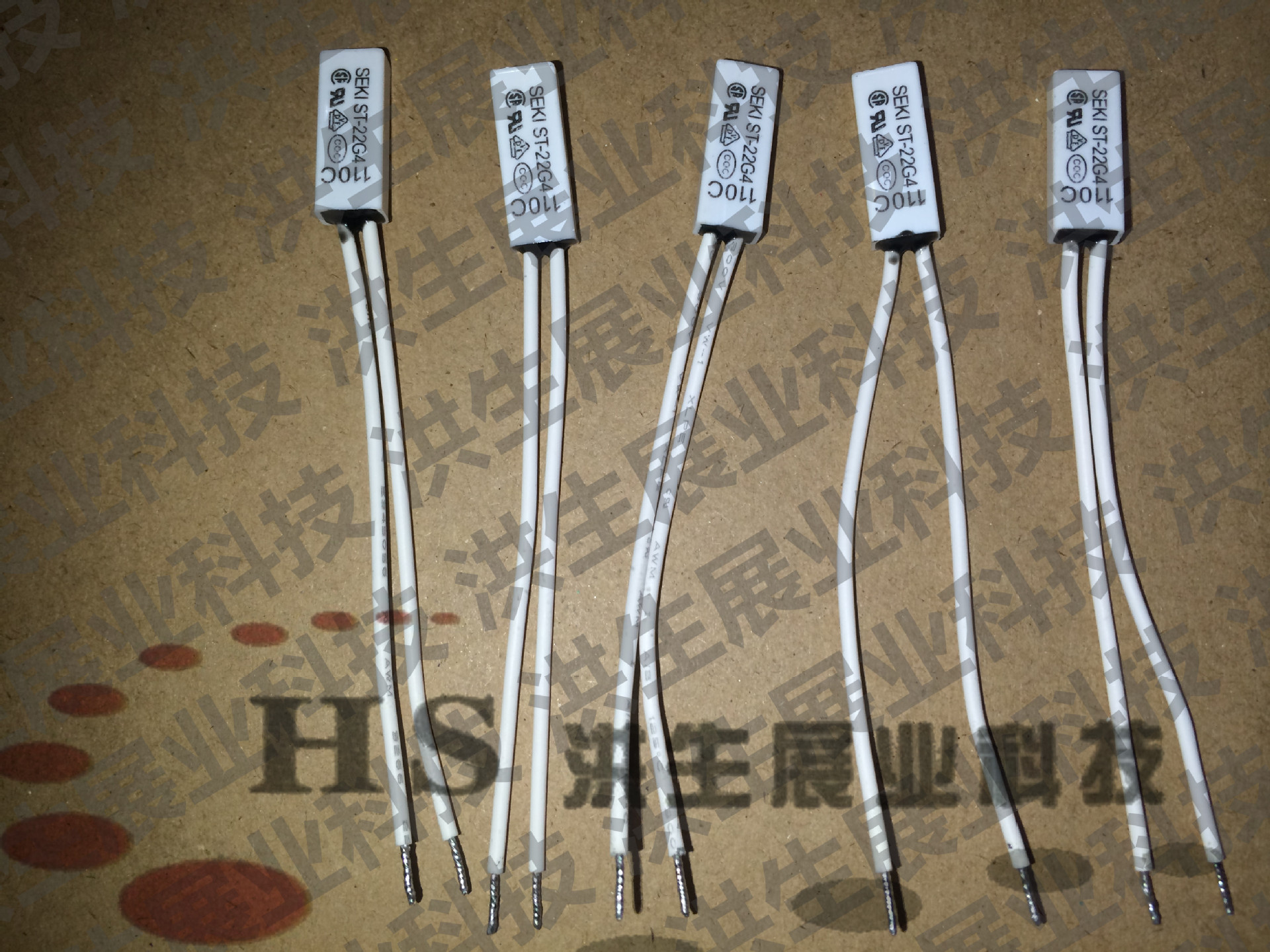 韩国SEKI温度开关ST-22 110度 温控器5A250V 温度保护器件 实拍