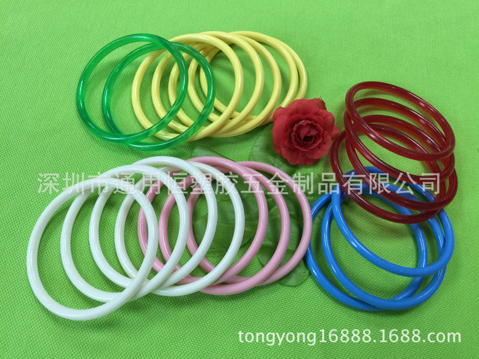 厂家生产供应塑料手环塑料圆圈彩色圈圈塑胶圈玩具配件