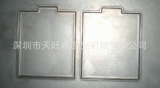E001