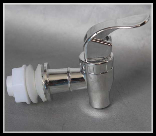 Wholesale plastic faucets, faucet accessories, glass wine bottles, wine barrels, wine jars, juice cans, beverage bottles XJ-01 Application Scenario