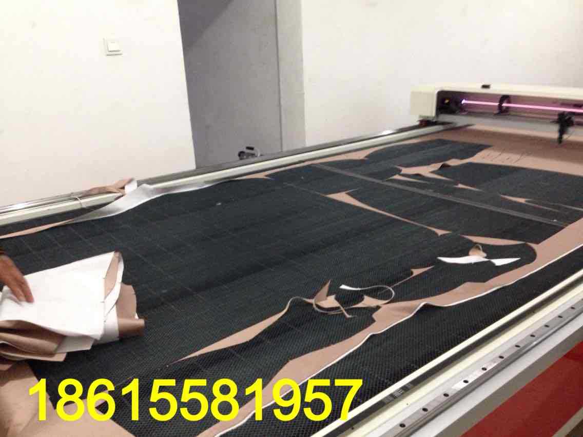 济南激光切割机、激光裁床、皮革布料裁剪机