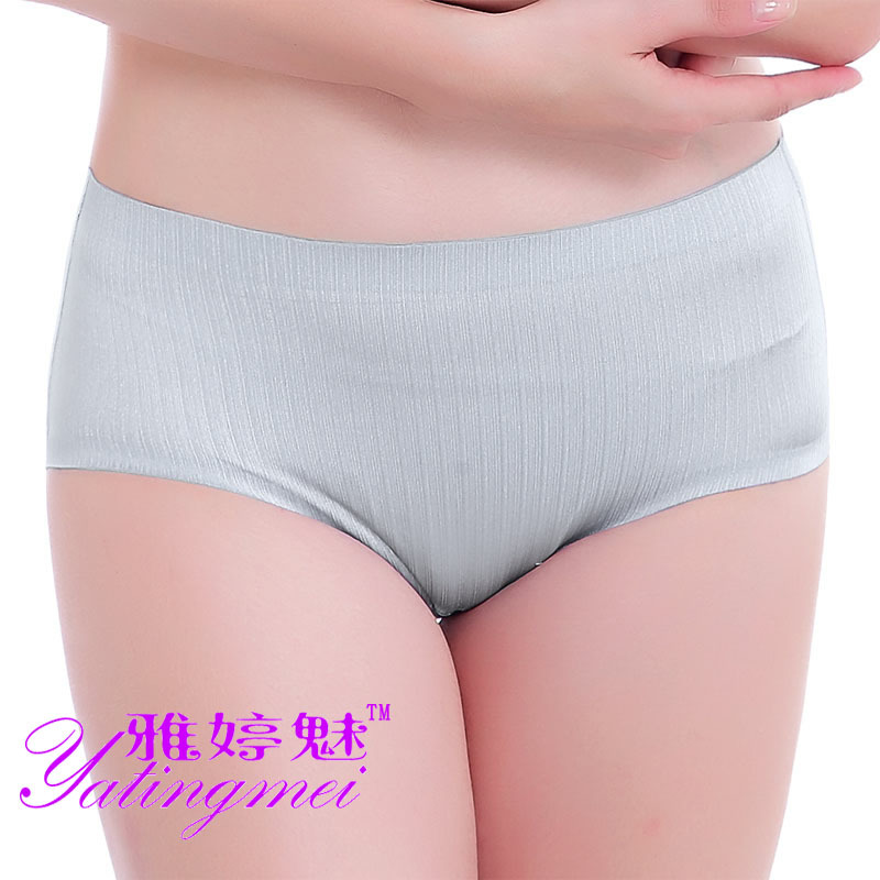 Серебристо-серый