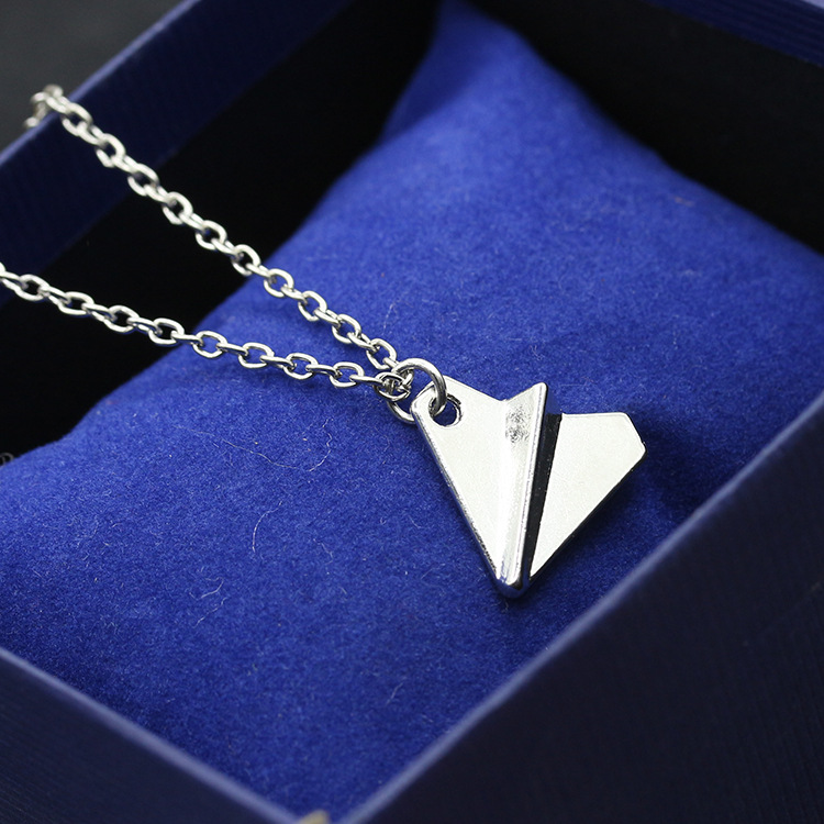 Best Selling Aircraft Necklace Origami Airplane Pendant Necklace Environmental Alloy Plating Necklace display picture 2