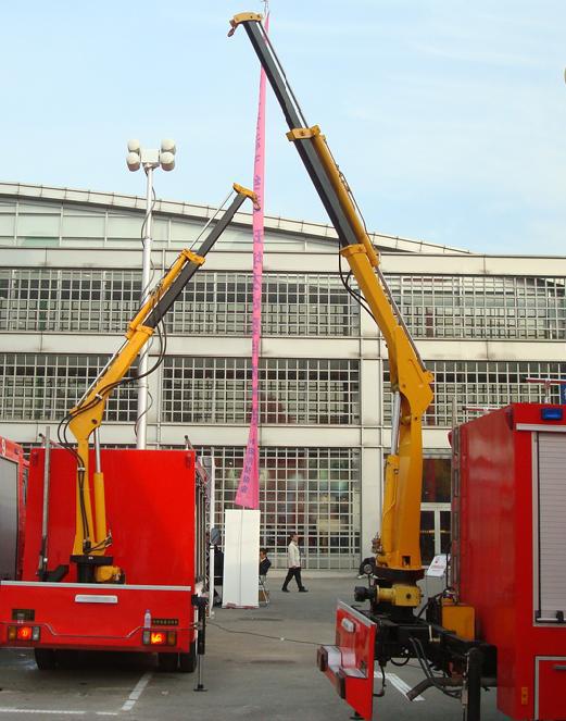 厂家直销江苏徐州和润1吨折臂/直臂随车吊SQ1ZB2 全液压起重机