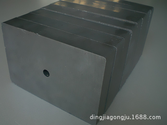 供应优质150x100x25mm铁氧体 好方形普通磁铁 方形带孔吸铁石