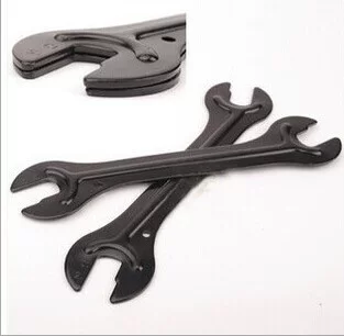 Wrench, bike hub pedalled
