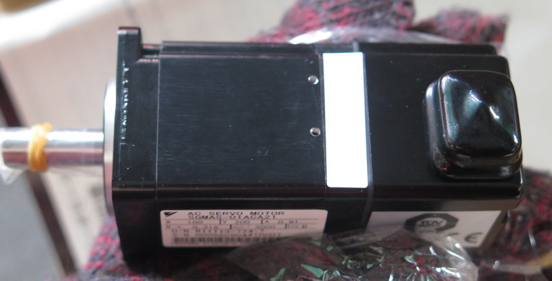 台州信达 库存全新 安川电机 SGMAS-01ACA21 保修半年 询价