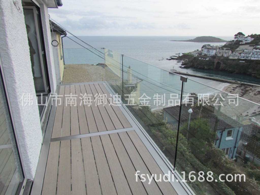 海洋之滨 无框通透玻璃栏杆 不锈钢扶手栏杆 预埋地槽栏杆-阿里巴巴