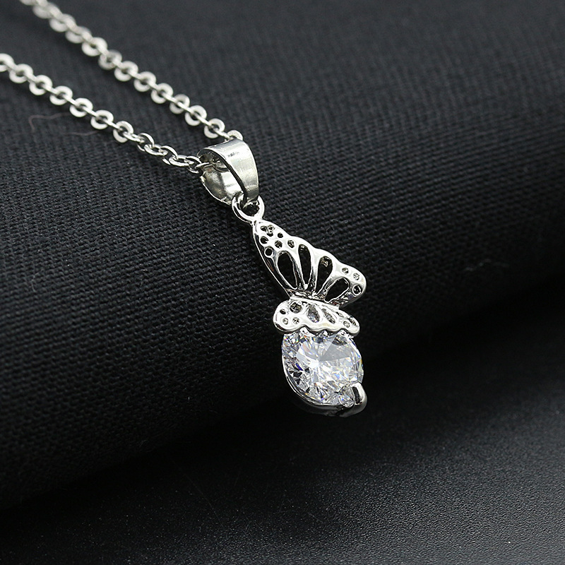 Coréenne Style Nouvelle Vente Chaude Diamant Flocon De Neige Amour Couronne Papillon Aigle Collier Populaire Clavicule Chaîne Dames display picture 10