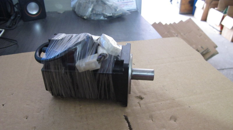 台州信达 二手安川电机 SGMJV-04ADA21 保修三个月 询价