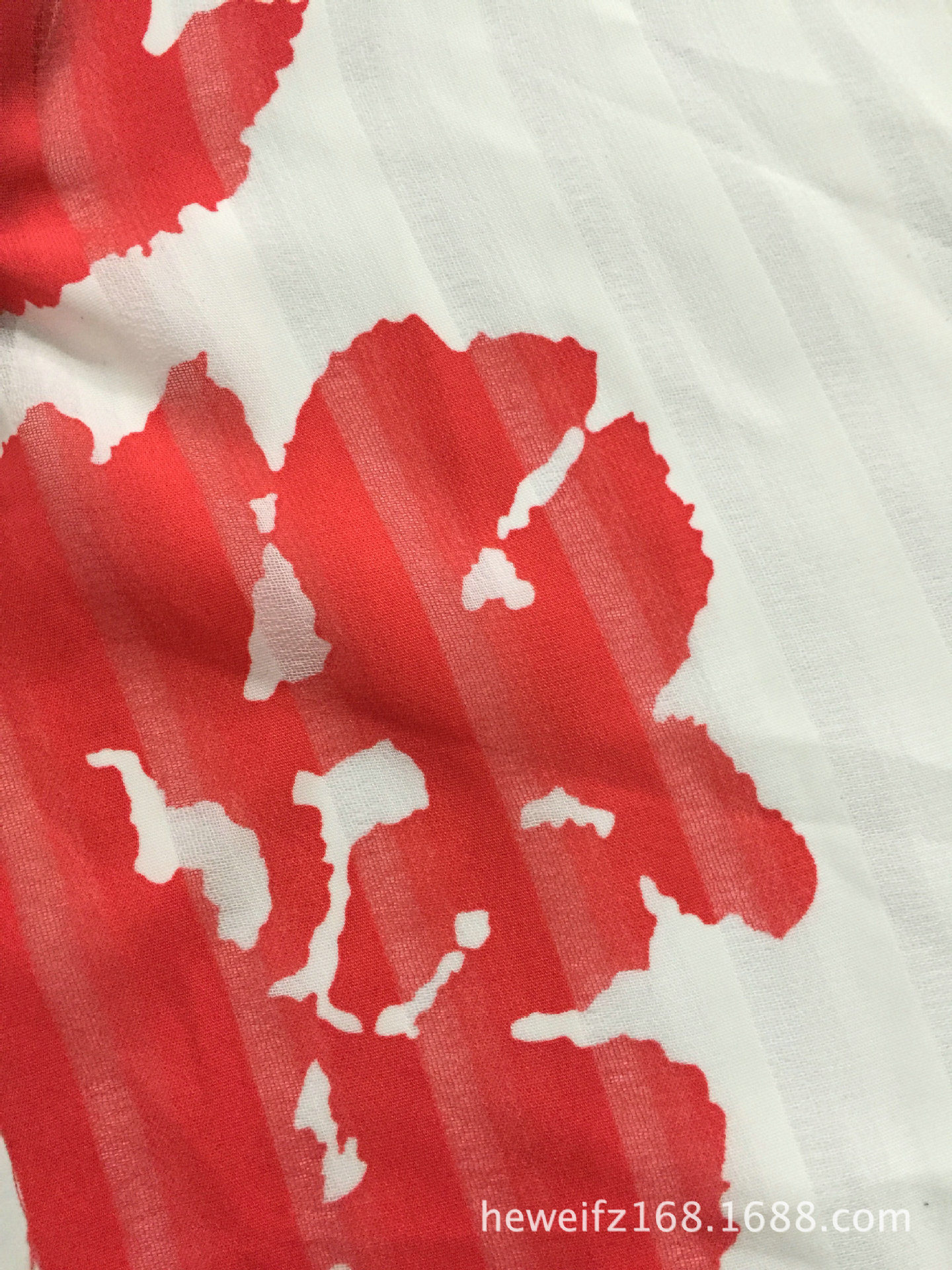 厂价直销F8169 现货供应美人条印花时尚服装涤纶窗帘裙子影条面料