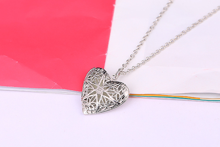 10g Weight Necklace Classification Wedding Occasion Copper Material Heart Pattern Unisex Gender Fashion Style Bronze Color Fashion Heart Copper Wholesale 10