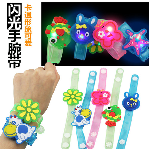 New creative luminous toy wristband night market flash bracelet children's street stall hot selling toys novelty toys