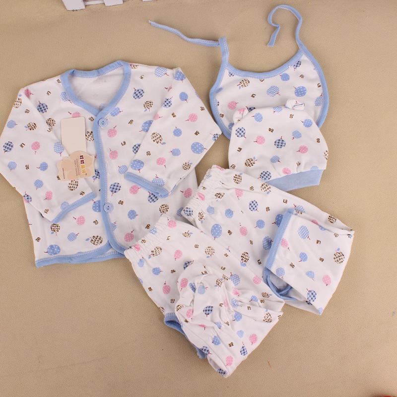 Coffret cadeau pour bébé - vêtements - Ref 1964533 Image 10