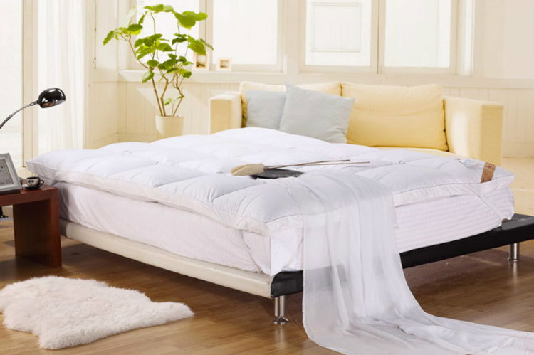 Five-star hotel hotel thickening keep warm Goose Feather mattress Double student Feather mattress wholesale On behalf of