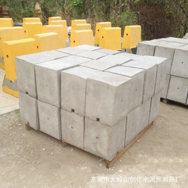 路灯水泥基础墩 厂家预制水泥电线杆墩 支架水泥基础