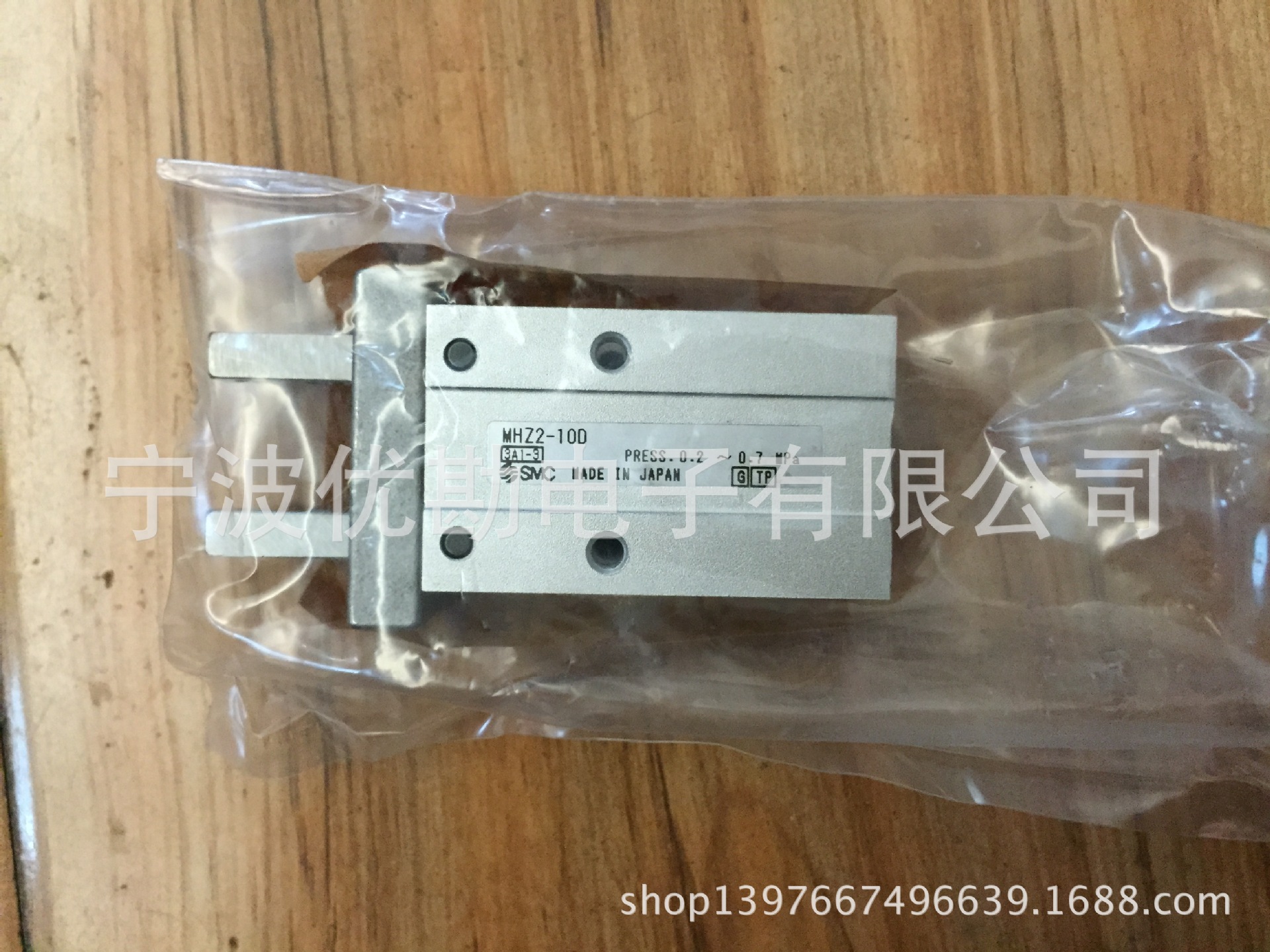 大量供应日本SMC气动元件 气抓（气动手指）MHZ2-10D