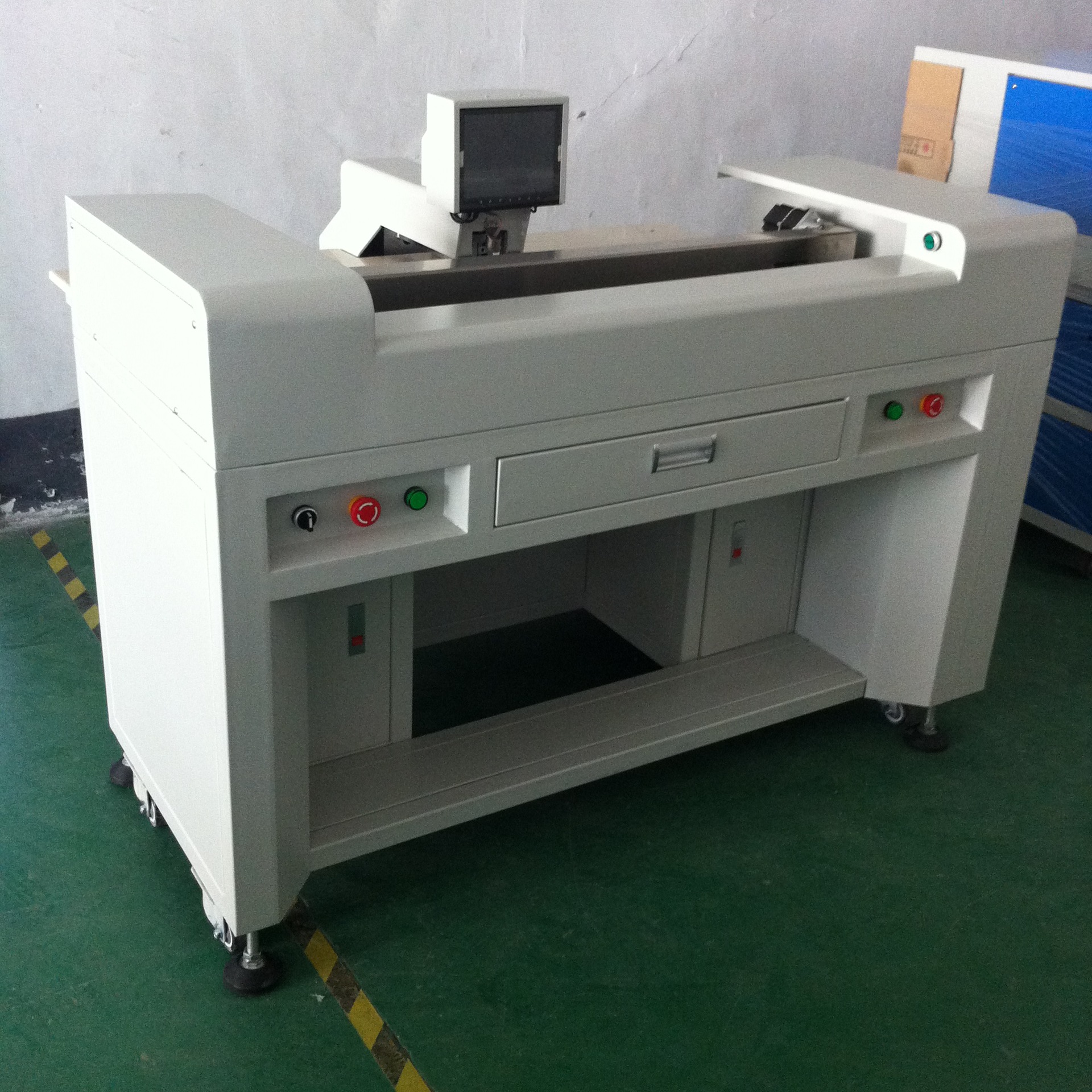 菲林 IML/IMD自动定位打孔机厂家直供