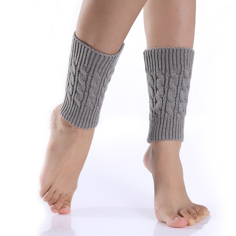 Women's Casual Simple Style Solid Color Polyacrylonitrile Fiber Jacquard Crew Socks A Pair display picture 7