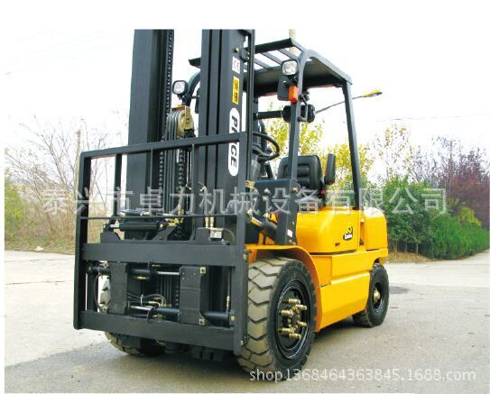 供应叉车调距叉，叉车属具