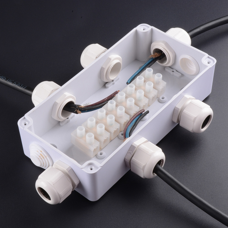 工厂大量现货供应 200X100X70开孔塑料盒 ABS 防水 电缆接线盒