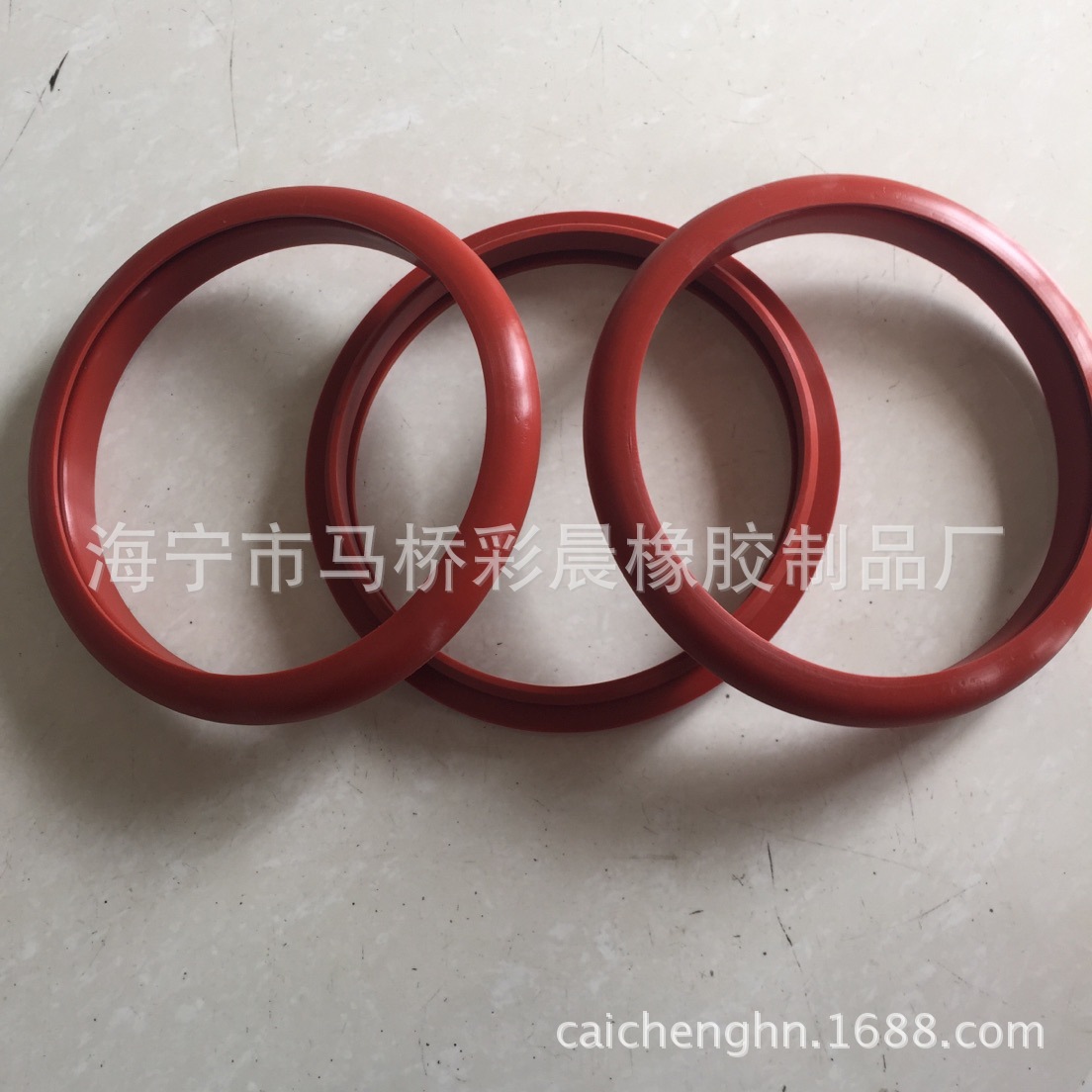 本公司专业生产各种圆形耐油密封圈 大型防尘圈 圆形凹槽密封圈