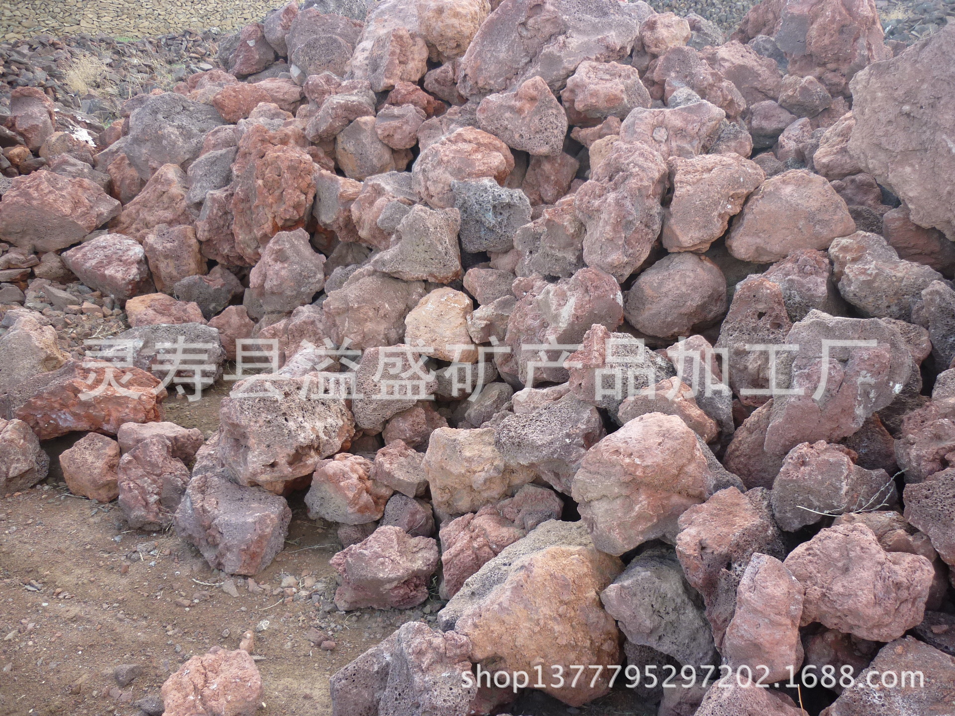 厂家批发供应园艺3-6mm火山岩滤料火山石3-5cm大块造景火山岩-阿里巴巴