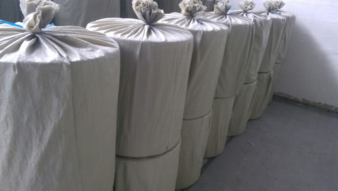 25克ES亚光热轧无纺布环保阻燃针刺工艺工业基布防水材料