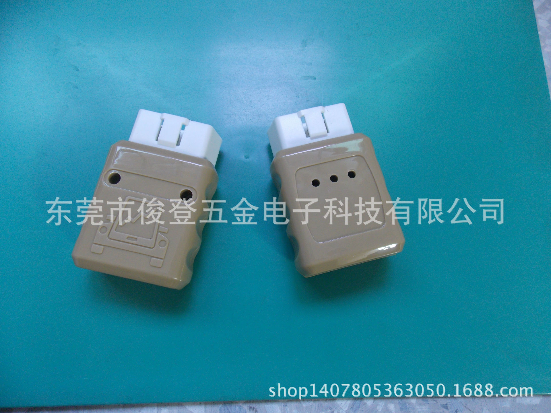 Manufacturer sells OBD2 casing, suitable for GPS and diagnostic equipment