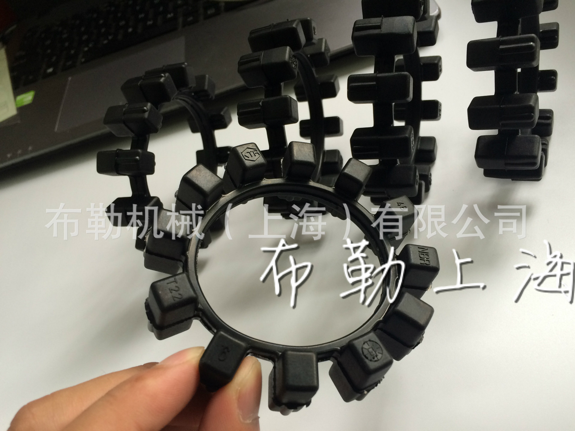 上海闵行江桥胀紧套/连轴器减震垫/梅花瓣弹性体/聚氨酯梅花接手