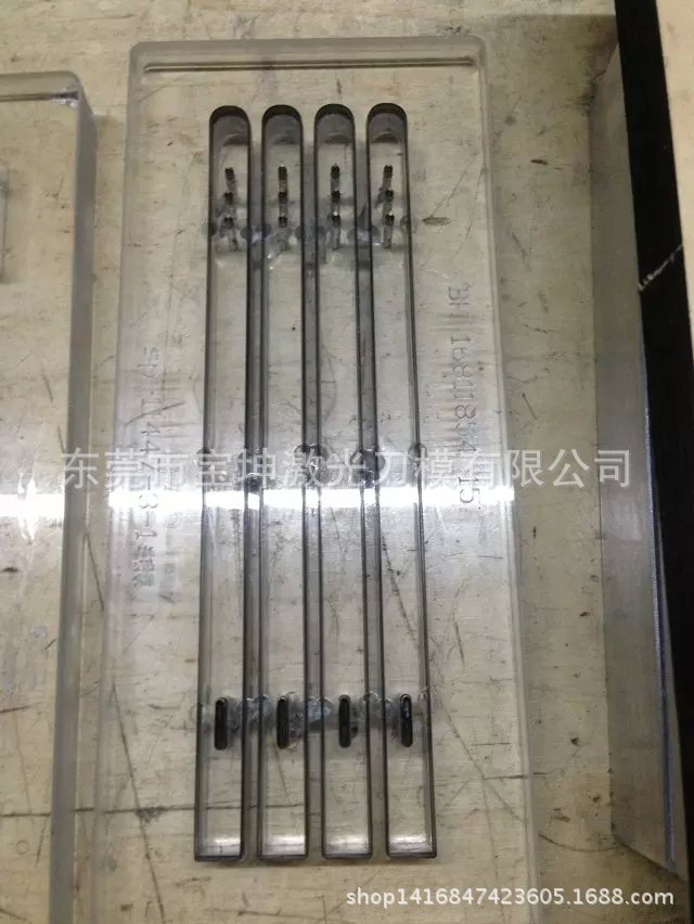 大量供应亚克力精密激光刀模冲压模