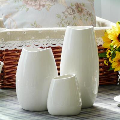 Produce wholesale white Simplicity Northern Europe style ceramics vase Floral organ Artwork Home Decoration trumpet
