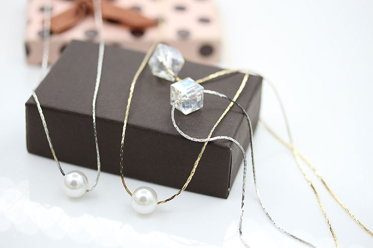 fashion pearl clavicle necklace