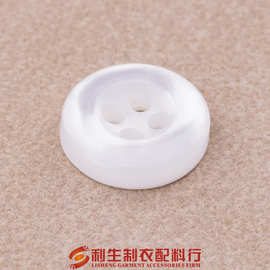 利生现货  甄品白色圆形珠光树脂纽扣 11.5mm斜边四眼衬衫钮扣