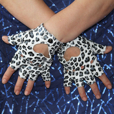 女款街舞夜店 表演舞台演出手套lady gaga桃心镂空露指手套批发|ru