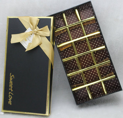 货源巧克力包装盒18格巧克力盒子礼品盒18朵香皂花玫瑰盒黑色金边礼物批发
