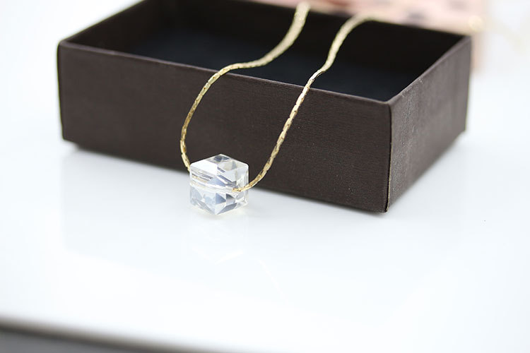 fashion pearl clavicle necklace