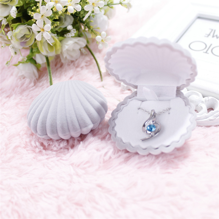 1 Piece Quantity Daily Occasion Flannel Material 1 Piece Simple Style Solid Color Flannel Jewelry Boxes