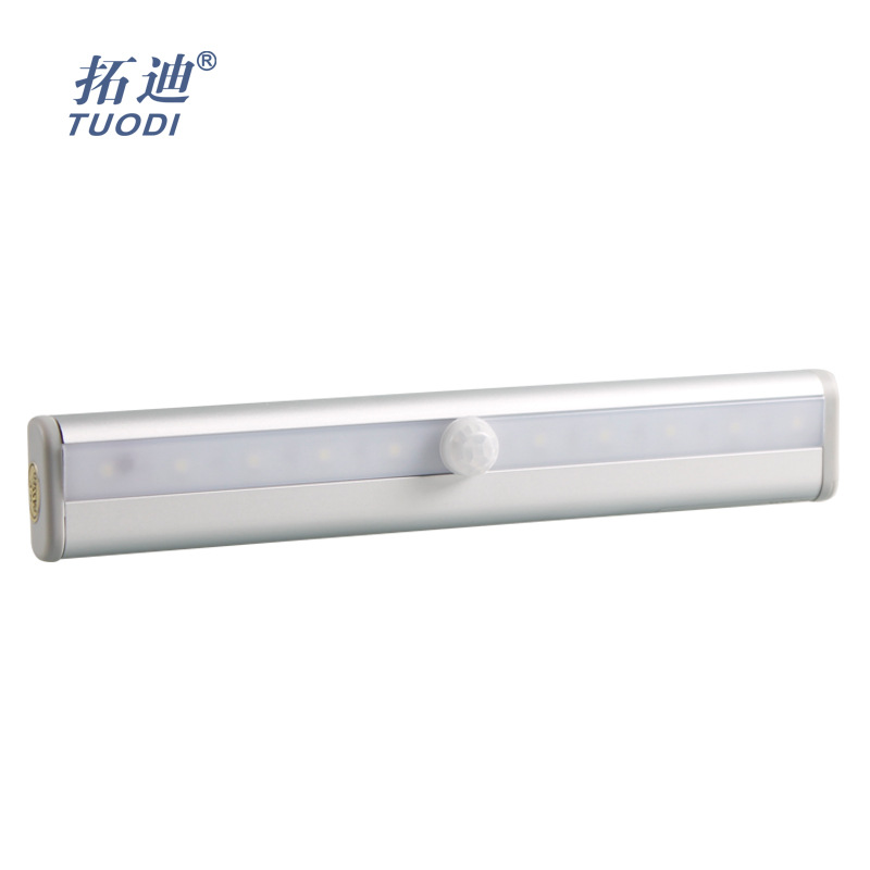 拓迪亚马逊热卖人体感应灯 电池衣柜灯 铝合金led橱柜灯 家居智能