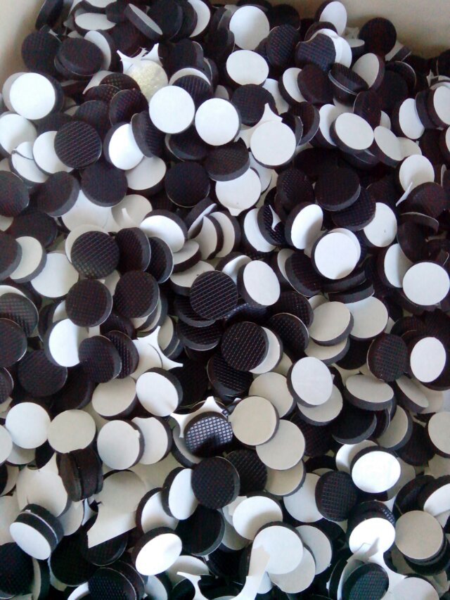 供应防震黑色eva脚垫，eva橡胶家具脚垫，硅胶散热片